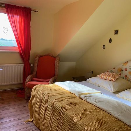 Vierseitenhof Hasenfelde - Ferienwohnung Feldblick Steinhofel Екстериор снимка